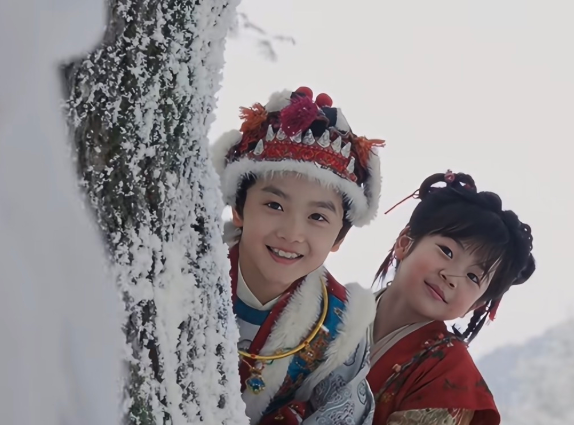 俞宝儿也有疯批潜质啊
看他对长宁的占有欲，还有吃墨汁为了生病见娘，齐旻基因有点东