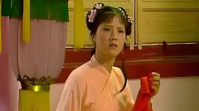 袭人告密宝玉挨打，一石三鸟拿下姨娘位：大观园最狠的“贤人”