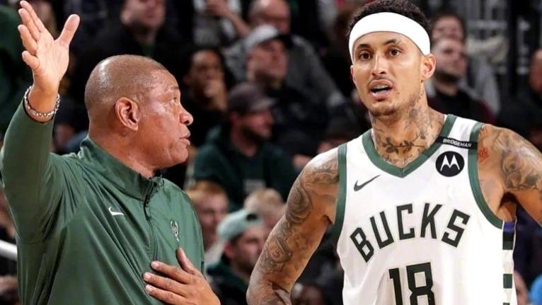 库兹马叫小老弟不要对教练太走心! 随后就被雄鹿DNP了！