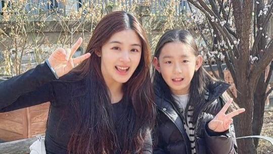 岁月确实不败美人，前提是美人自己没投降