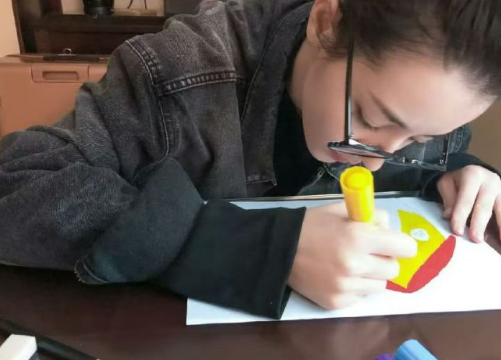 你的眼睛真好看，里面有晴雨