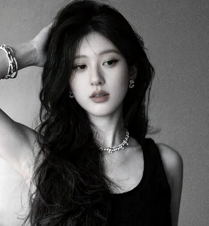 你总是以笑来掩盖自己的痛苦，可你骗不过爱你的人的眼睛