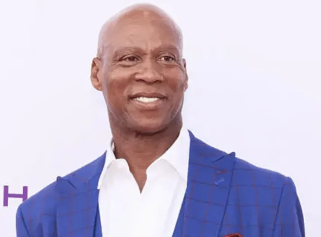 前NBA球员拜伦-斯科特在参加活动时谈到了湖人的新阵容。
斯科特表示：“我认为他
