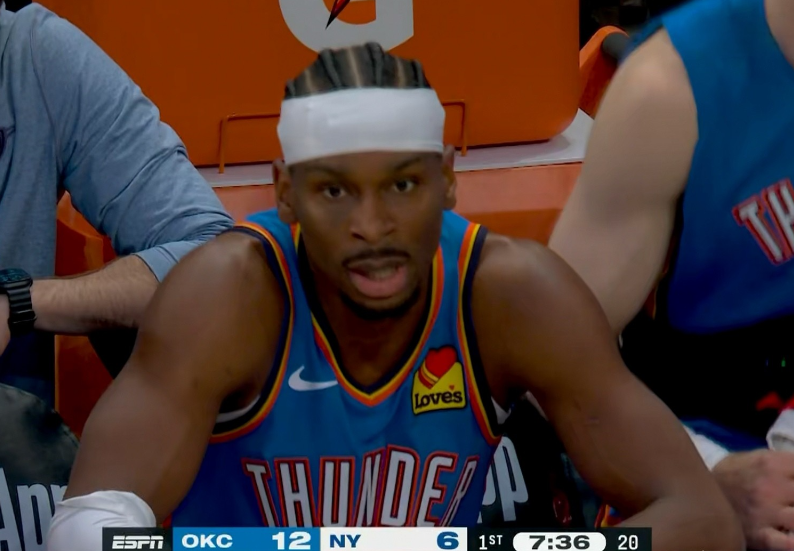 雷霆超级巨星亚历山大真是气炸了！在今天雷霆客场挑战尼克斯的比赛中，当时比赛进行到