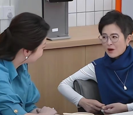 张泉灵所在的姐妹团
正是看到了这种模式的价值，才选择共同委托拔管人，为彼此的晚年