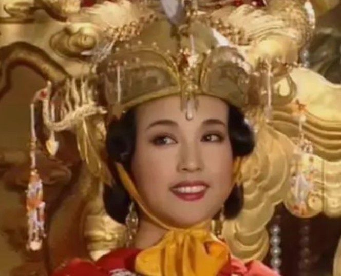 刘晓庆，重庆美女，演艺圈传奇人物。 
 
一生我行我素，私生活八卦不断。 
 