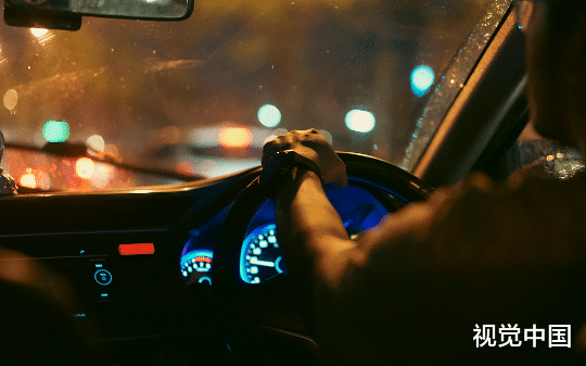 雨夜车祸，我“救”了酒驾的官二代，他是普华市长独子，从此视我为恩人，却不知这是我寒门逆袭的猎杀