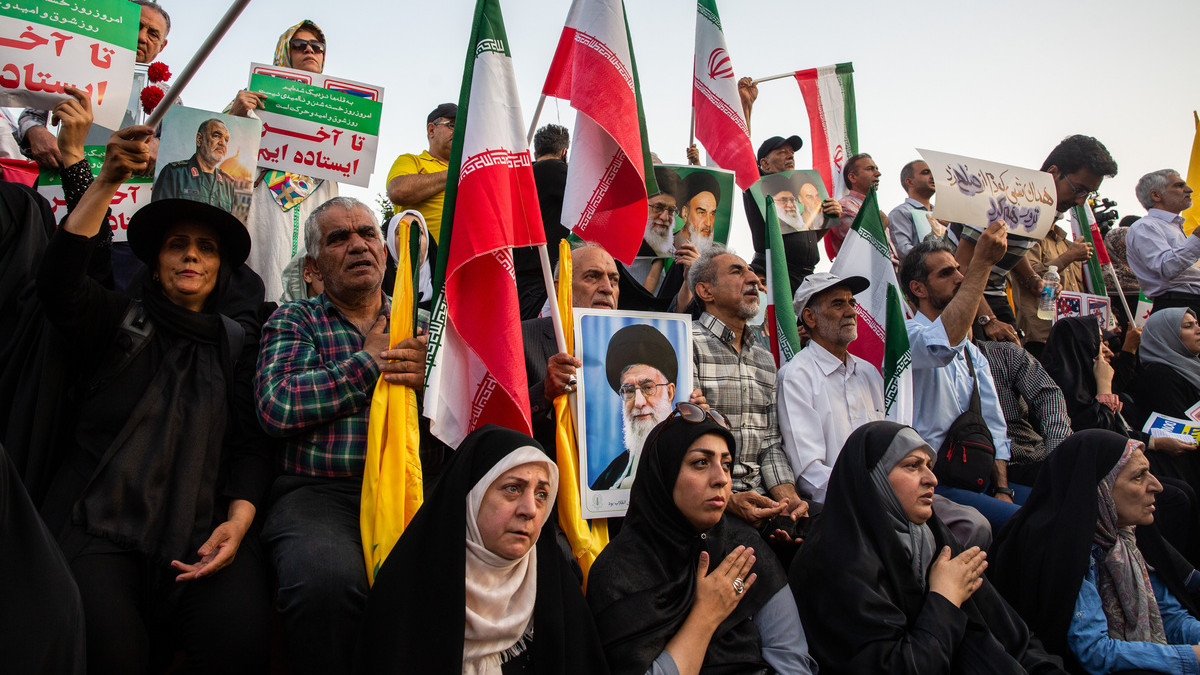 反转！中东冲突风向突变，美以主动权旁落，伊朗凭一招掌握全局