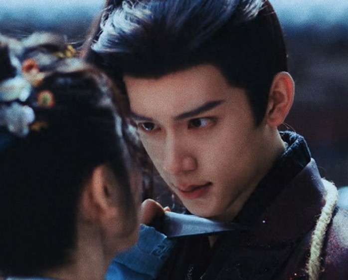 同样演将军为什么只有张凌赫被嘲出圈？
 
帅从来不是问题，关键是没演出一个大将军