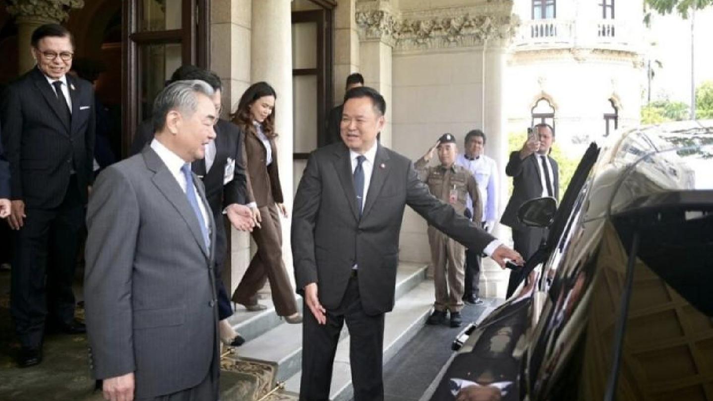 从“总理座驾”到“全球销冠”：比亚迪书写世界汽车新格局