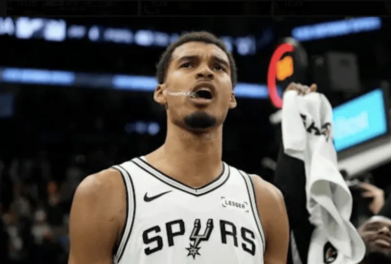 今日，据ESPN知名记者Shams Charania报道，按照NBA的伤病处理规