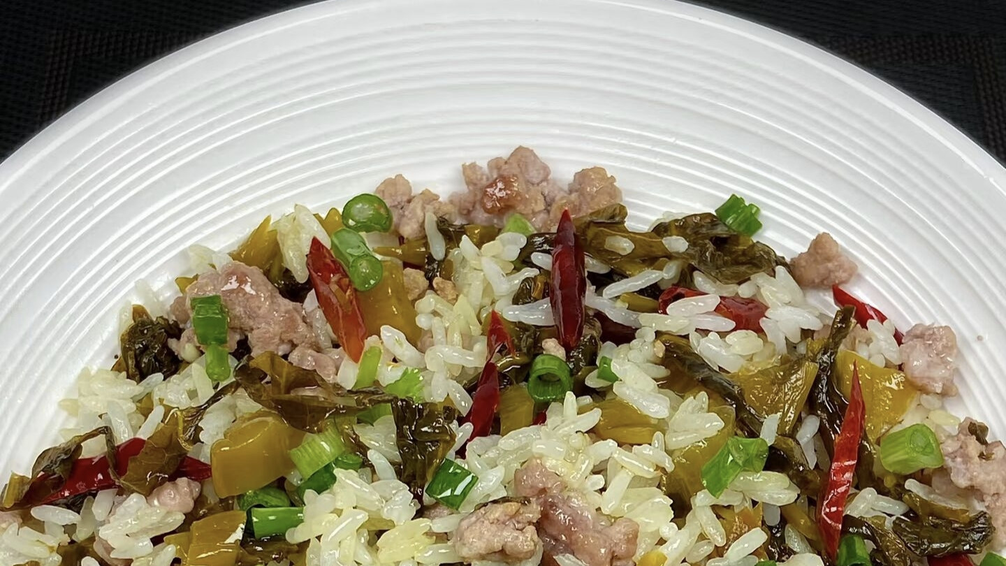 这才是家的味道！鸡蛋酱拌面，一口下去，满嘴留香，太满足了！