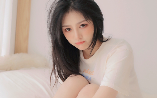 结婚纪念日老婆跟人跑了，追到现场她正和竹马结婚！我当场掏出手机直播