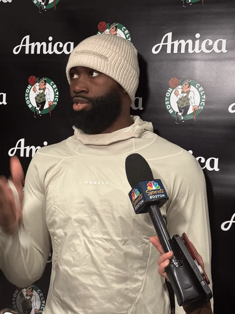 NBA常规赛凯尔特人120-99战胜勇士。

赛后凯尔特人球员杰伦-布朗接受了记