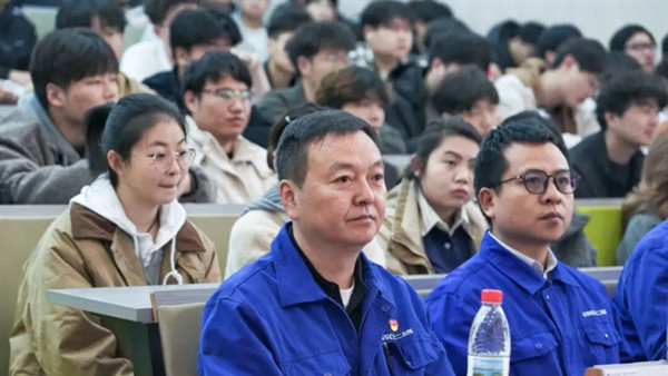 对话大国工匠，洛阳科技职业学院打造高质量就业新范式