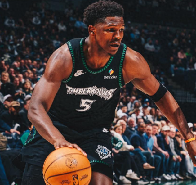 湖人球迷说句公道话：不要一场论，华子还是强的

华子虽然今天表现拉了，但每个球星