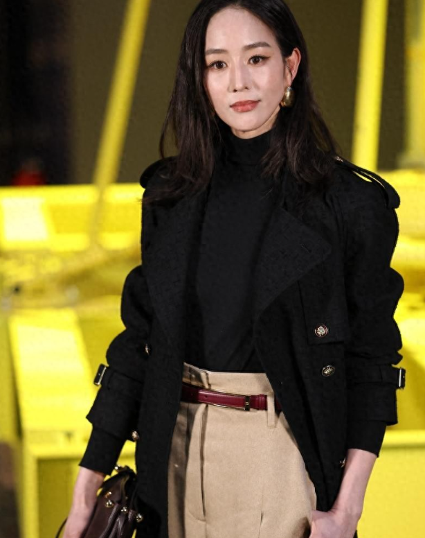 张钧甯现身Chanel 2026秋冬巴黎时装周看秀