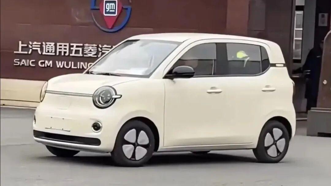 内饰配置全面升级，五代宏光mini亮相，估计要涨价了吧？