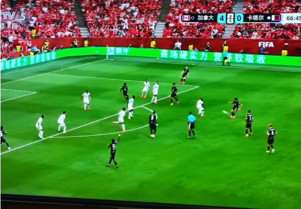 加拿大就是嘚瑟，都4:0卡塔尔了，还不依不饶，要我是卡塔尔队员就往死里踢，让他们