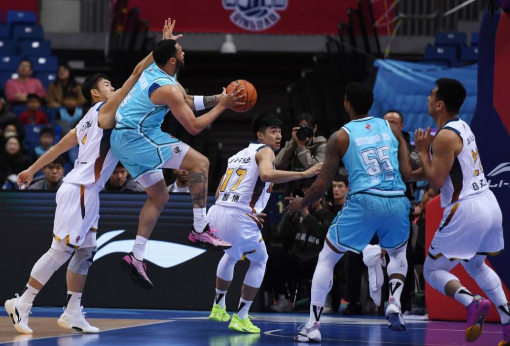 浙江队为什么能够一雪前耻，并客场加时掀翻青岛这支球队？就在上场遭遇战，浙江队就以