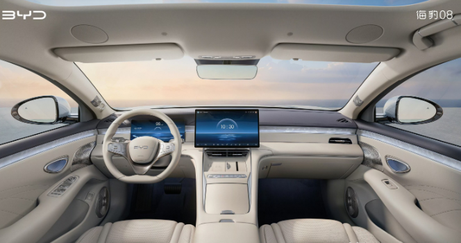 这内饰还是迪子嘛？比亚迪海豹08内饰首秀:

前排双零压座椅+后排航空级软包，翻