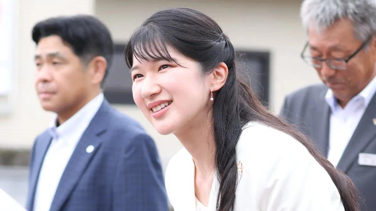 偏爱旁系男嗣、嫡系公主被排挤，日本皇位继承太荒唐
