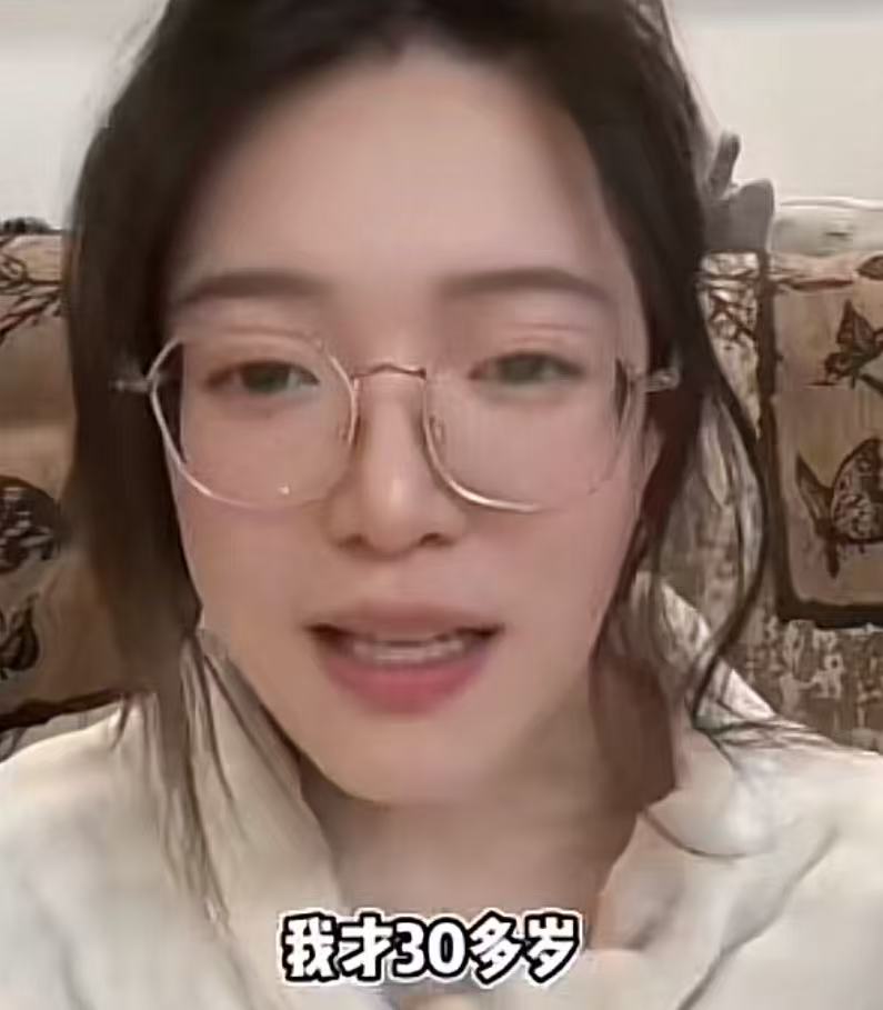 “我才30多岁，你们就惦记上我的遗产了？”大龄剩女回趟老家，被亲戚的“算盘声”震