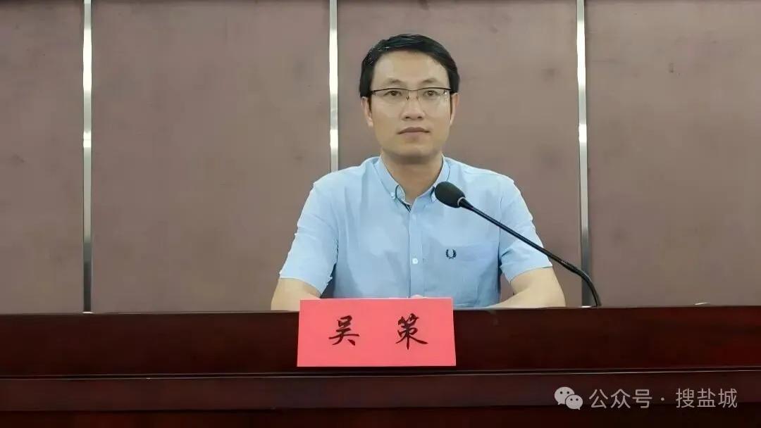 从“杰出青年”到主动投案：温州副局长吴策的仕途沉浮录
