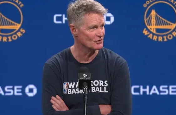 NBA常规赛全场战罢，76人以113-94战胜勇士。
赛后，勇士主教练史蒂夫-科