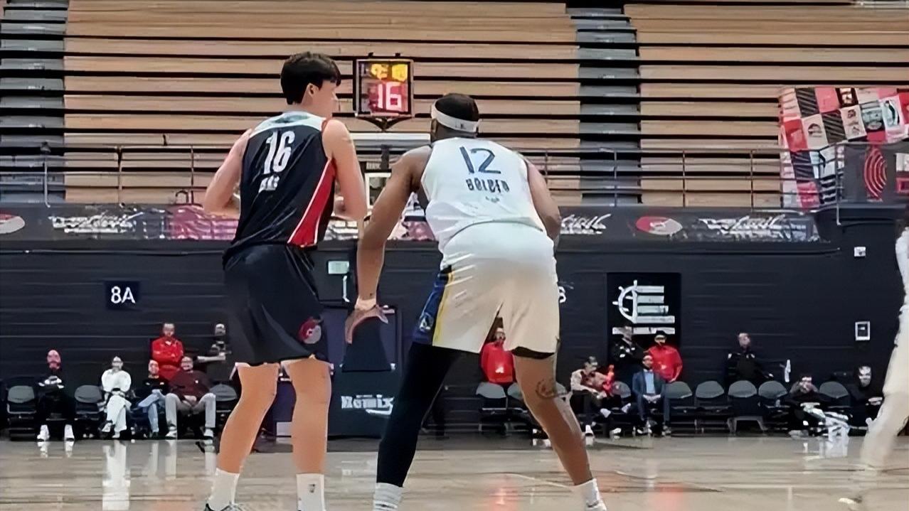 杨瀚森受伤了！赛前决定退赛，NBA生涯第二次退赛，具体原因出炉