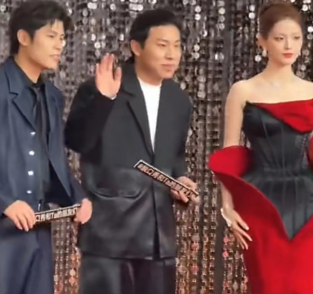 美女明星杨超越冲上了热搜
这次她是真的忍不了了，从网友曝光的视频里，能看出杨超越