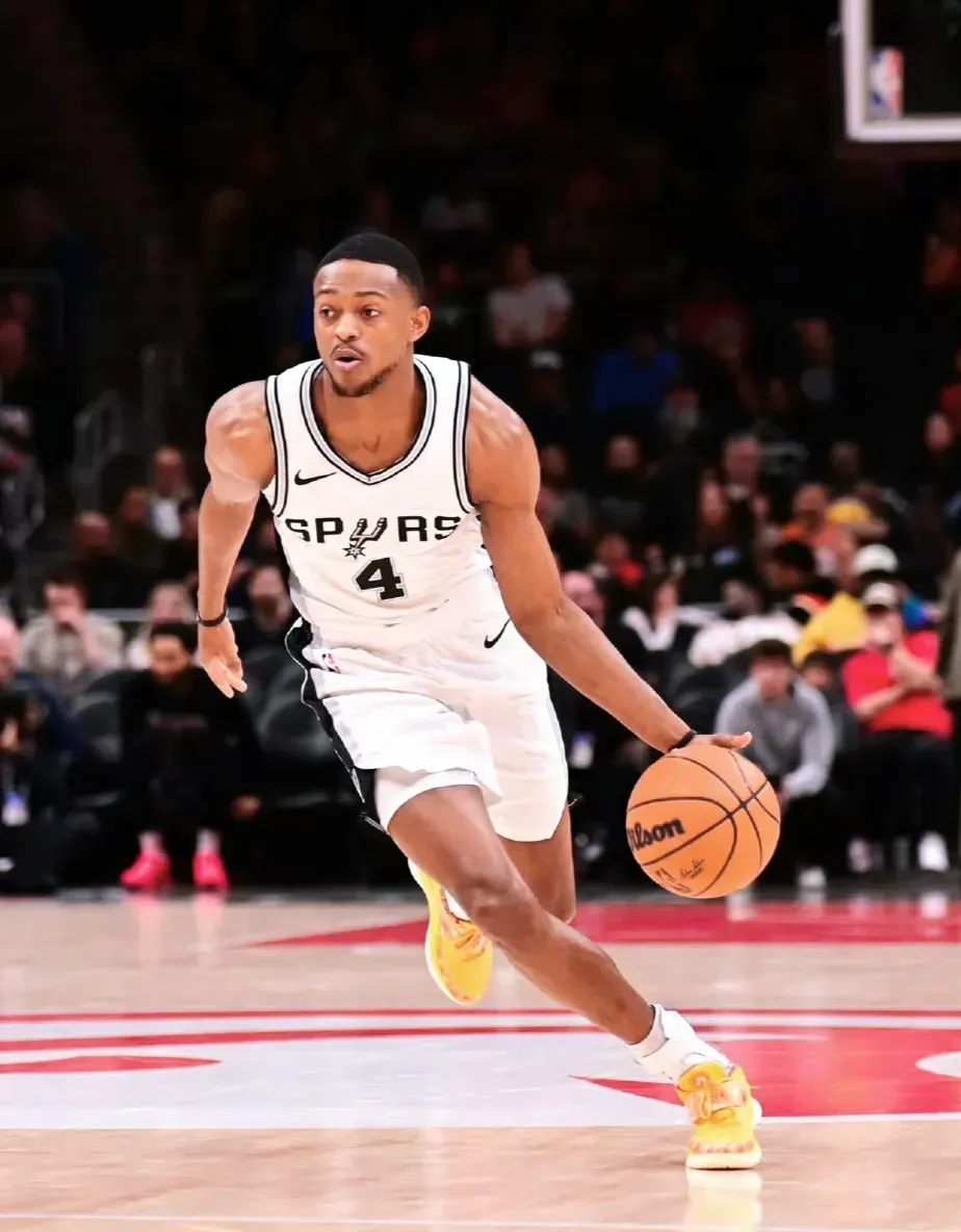 当年为啥没有全力追福克斯

稍微懂点球的就知道，福克斯是真厉害，速度快到离谱，组