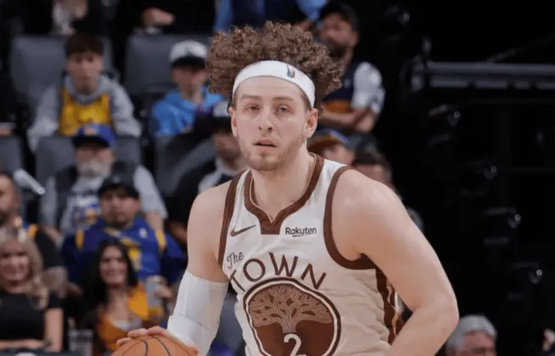 NBA常规赛勇士对阵快船的比赛已经结束，勇士110-115不敌快船。

本场比赛