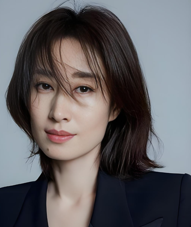 50岁女演员刘敏涛为何最近被全网痛批
刘敏涛在《隐身的名字》中饰演的葛文君，将“