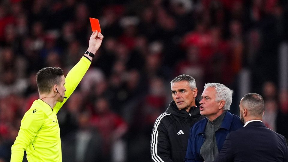 随着尤文2-5惨败+皇马1-0本菲卡！欧冠附加赛情况有变：穆里尼奥红牌，巴黎让二追三