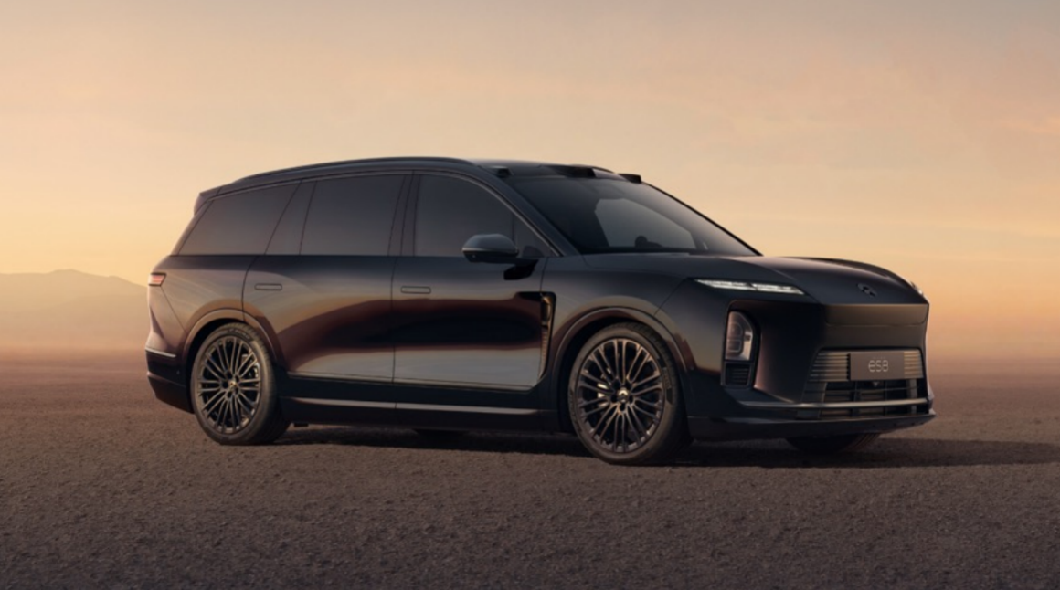 赚到钱的蔚来，果然更“阔”了。