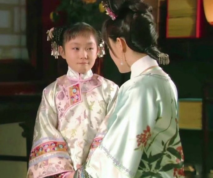 万万想不到《甄嬛传》里演小玉娆的演员，居然是孙俪同父异母的妹妹 ​​​