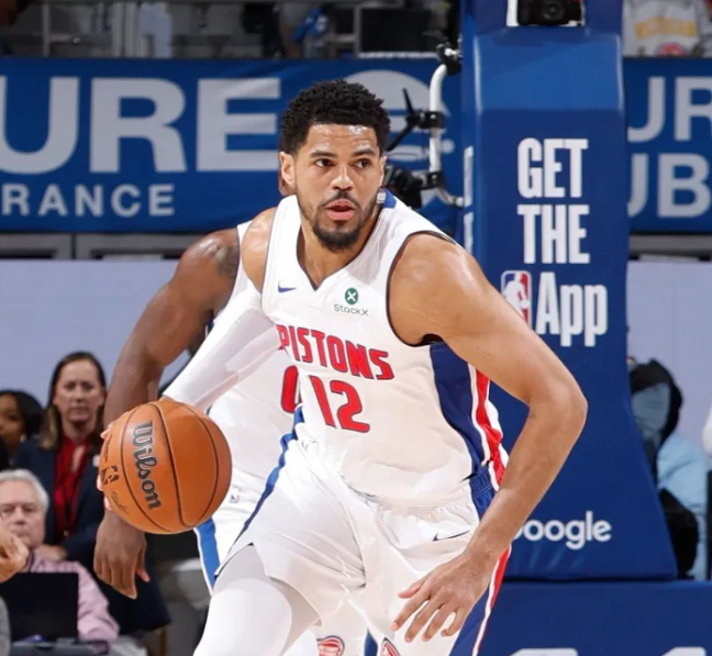 NBA季后赛，活塞107-97战胜骑士，系列赛大比分2-0领先。
本场比赛，活塞