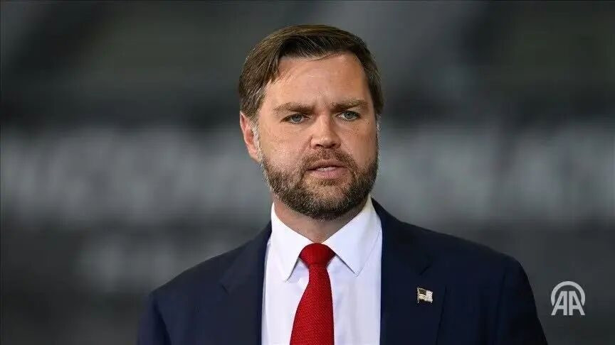 美国副总统，两个不寻常的动向