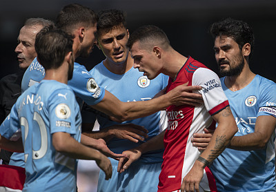 欧冠八强战第二日，西甲内斗巴萨全面占优，利物浦客战巴萨归咎曼城长期压制？