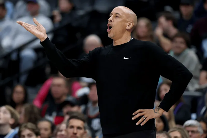 据The Athletic记者Sam Amick报道，消息人士透露，道格-克里斯