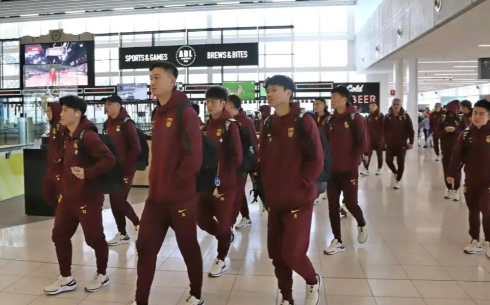 国足前往澳洲拉练，一切从简，热身对手出炉：

国足将在今日集合，并于凌晨直飞悉尼