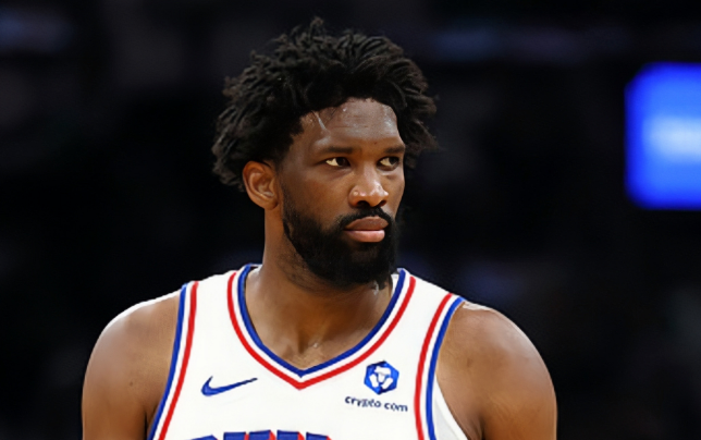 恩比德34分12篮板带领76人抢七淘汰绿军晋级东部次轮。NBA季后赛首轮，76人