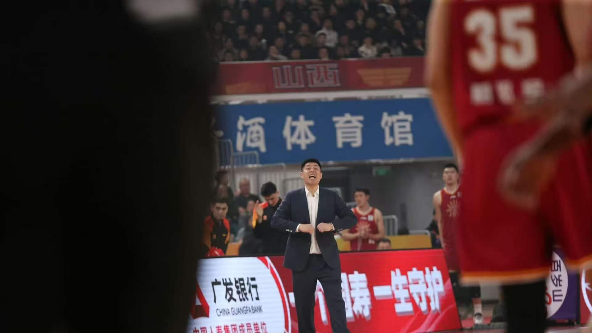 山西输球三大败笔，两位顶薪先生成漏勺，潘江用人混乱，还遭遇一不利消息