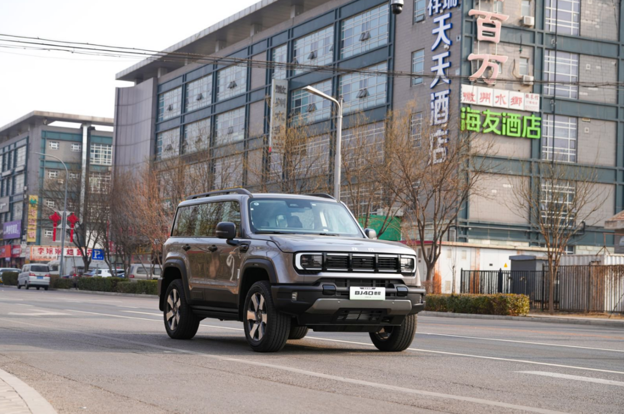 硬派越野不设门槛，BJ40增程元境智行版让新手也能安心出发