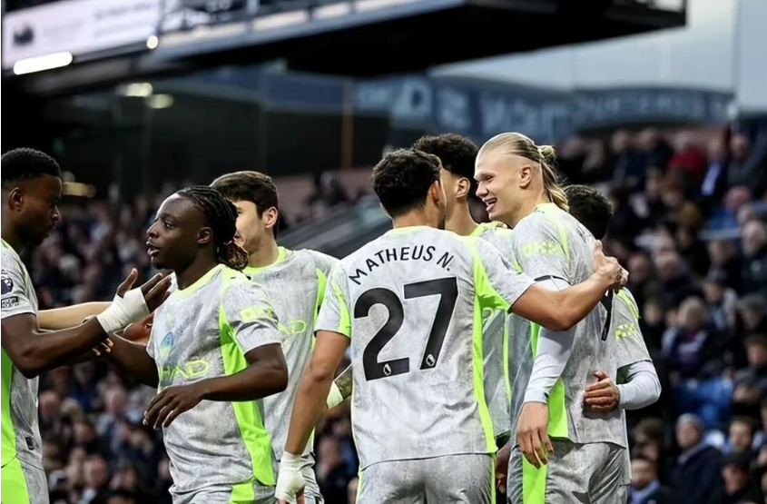 英超一夜变天！曼城登顶，阿森纳200天榜首终结，伯恩利悲情降级仍获亿元巨款