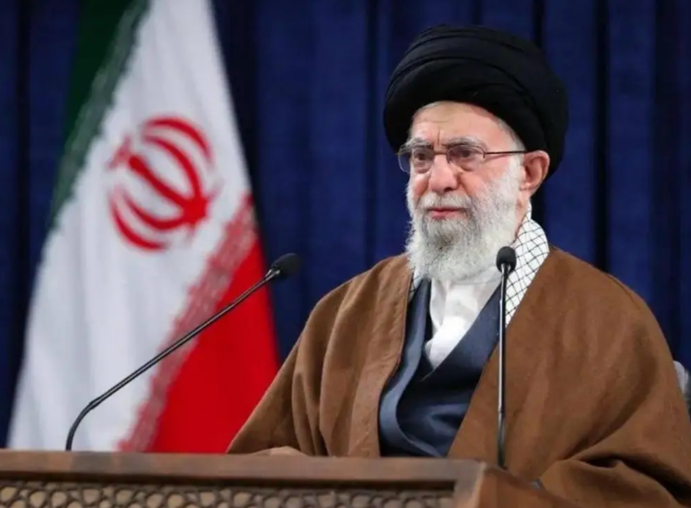 美伊大战一触即发，特朗普发布紧急总统令，无论如何都要按住中国