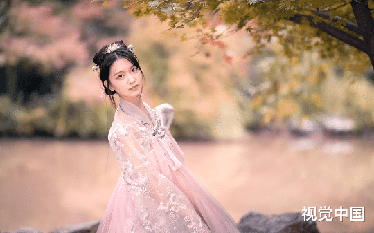 绑定女德系统后，我把全家人的虚伪客套当圣旨执行