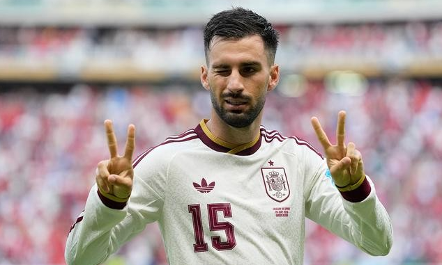 H组完赛：西班牙1-0战胜乌拉圭，佛得角0-0战平沙特！
1.西班牙上半场只有一