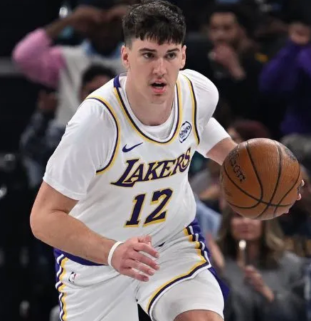 拉拉维亚下赛季可以留在湖人

铁人属性，练好三分做个第六，第七人不错